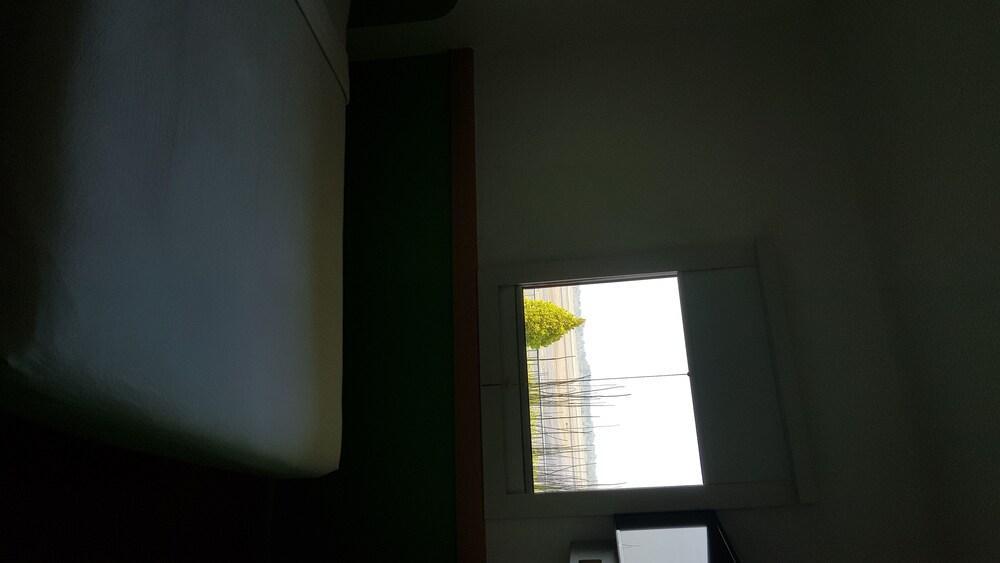 Cordia Hotel Surabaya Airport - Hotel Dalam Bandara - Formerly Ibis Budget Surabaya Airport ซิโดอาร์โจ ภายนอก รูปภาพ