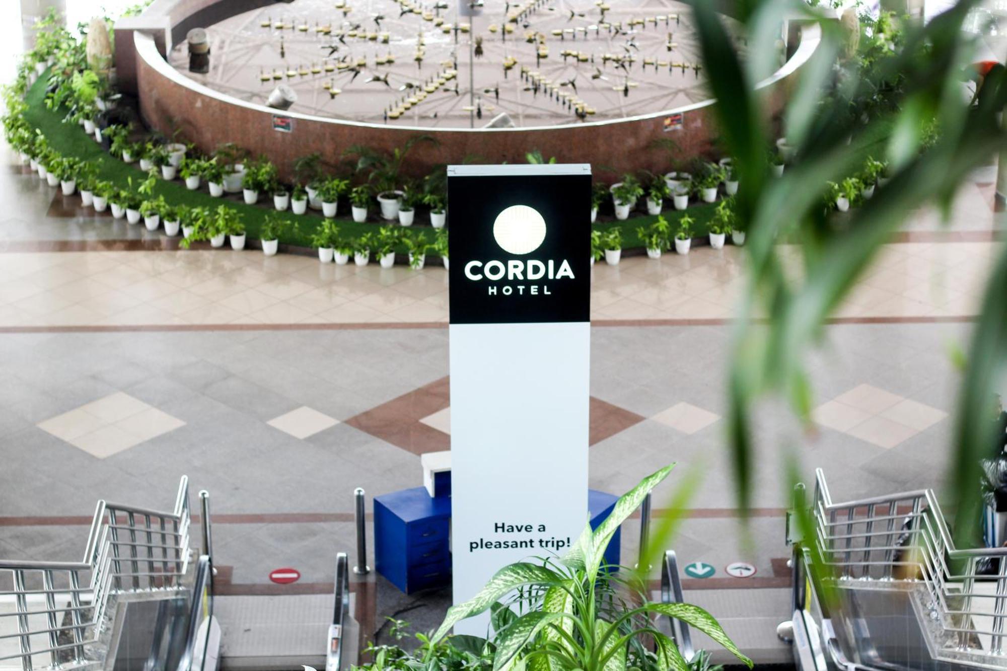 Cordia Hotel Surabaya Airport - Hotel Dalam Bandara - Formerly Ibis Budget Surabaya Airport ซิโดอาร์โจ ภายนอก รูปภาพ
