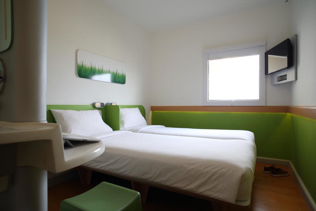 Cordia Hotel Surabaya Airport - Hotel Dalam Bandara - Formerly Ibis Budget Surabaya Airport ซิโดอาร์โจ ภายนอก รูปภาพ