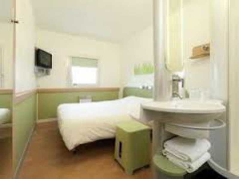 Cordia Hotel Surabaya Airport - Hotel Dalam Bandara - Formerly Ibis Budget Surabaya Airport ซิโดอาร์โจ ภายนอก รูปภาพ