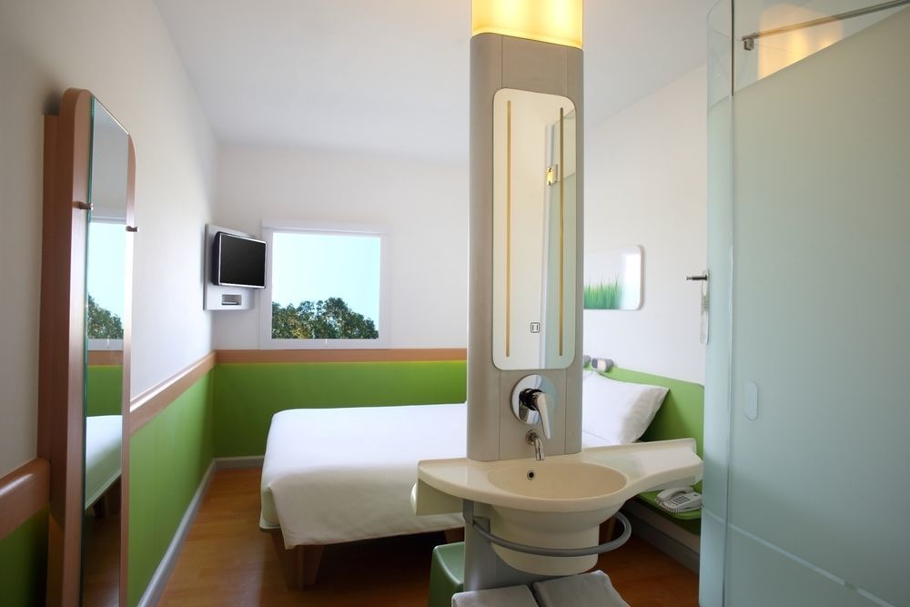 Cordia Hotel Surabaya Airport - Hotel Dalam Bandara - Formerly Ibis Budget Surabaya Airport ซิโดอาร์โจ ภายนอก รูปภาพ