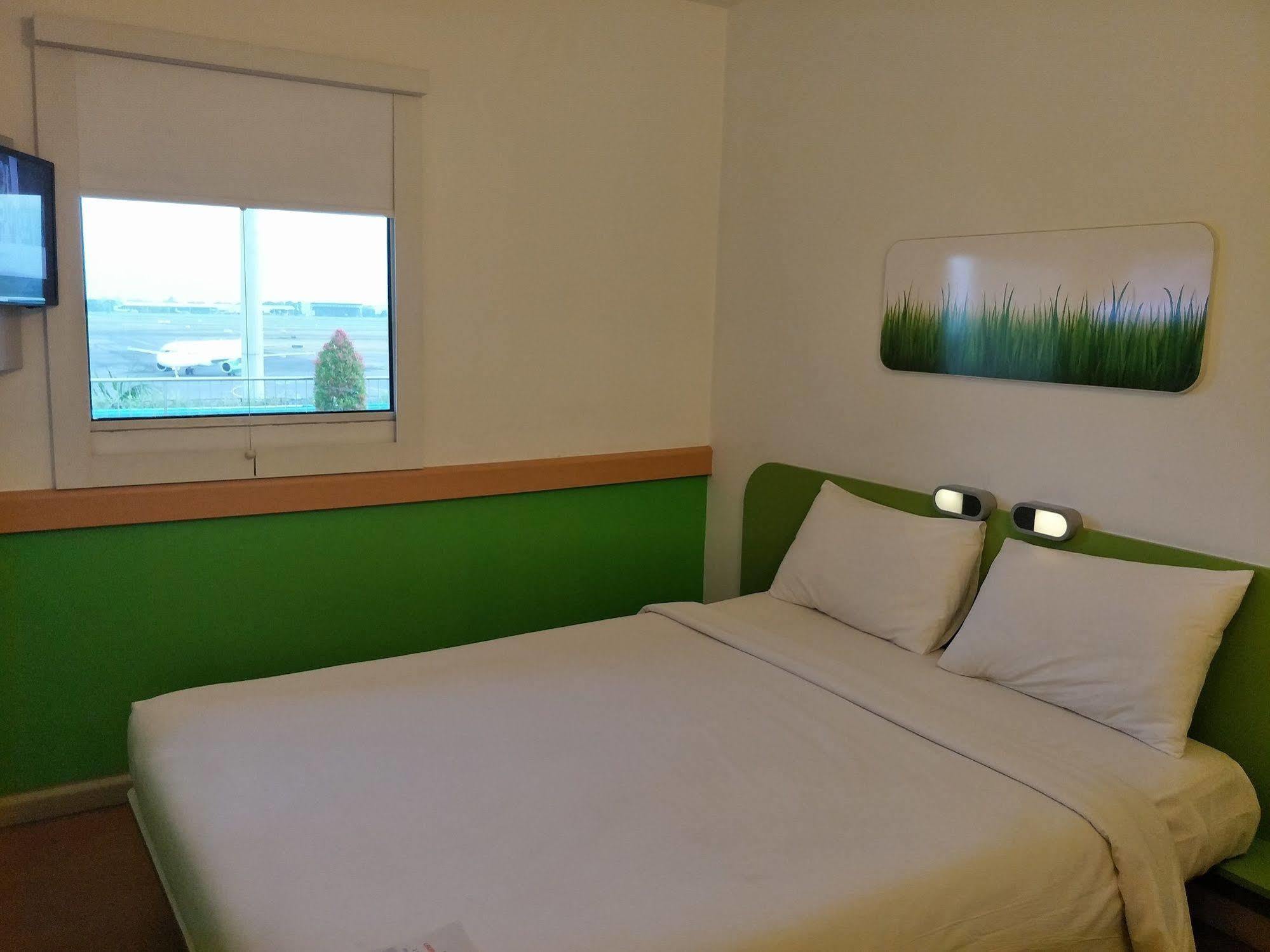 Cordia Hotel Surabaya Airport - Hotel Dalam Bandara - Formerly Ibis Budget Surabaya Airport ซิโดอาร์โจ ภายนอก รูปภาพ