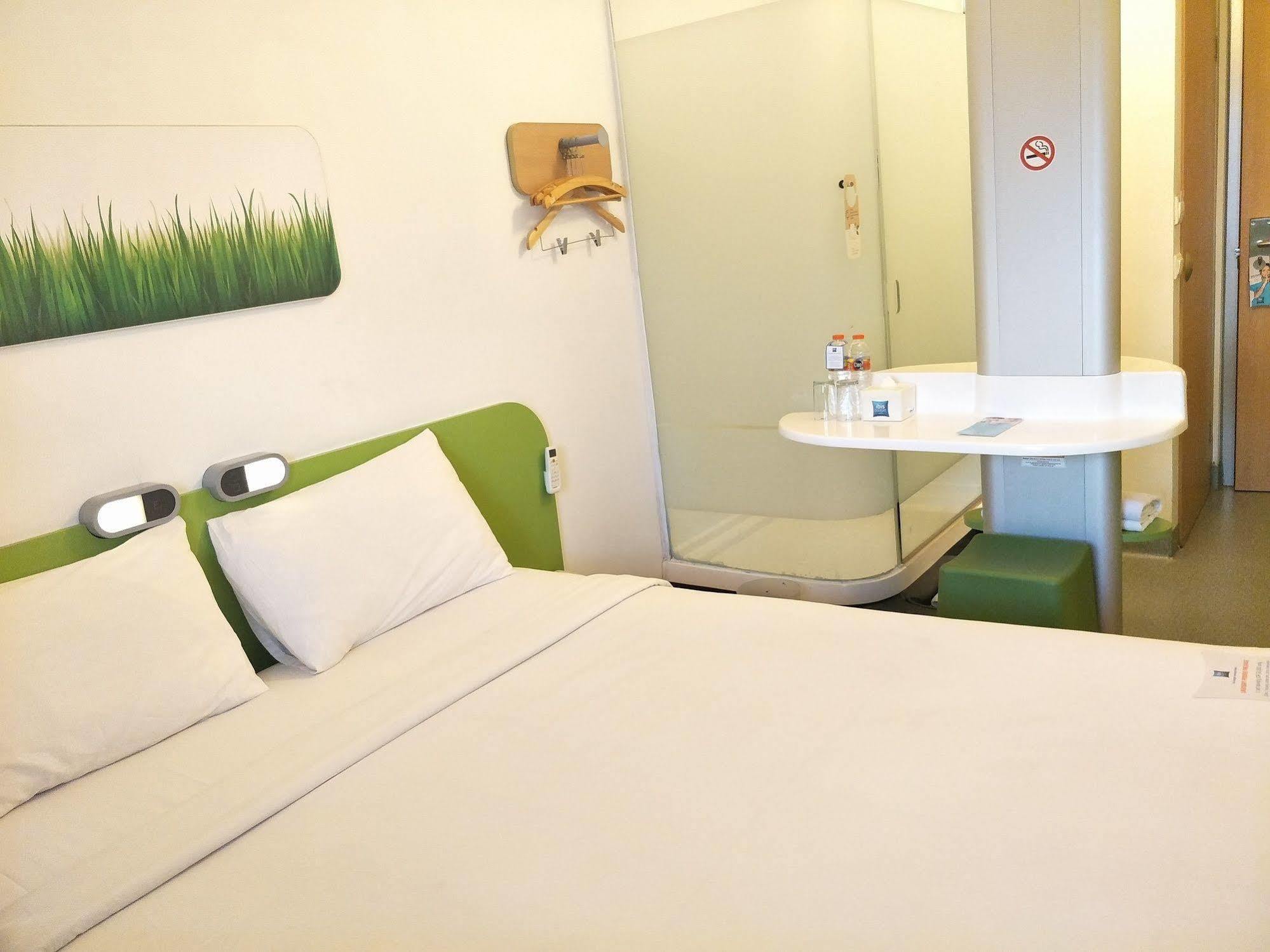 Cordia Hotel Surabaya Airport - Hotel Dalam Bandara - Formerly Ibis Budget Surabaya Airport ซิโดอาร์โจ ภายนอก รูปภาพ