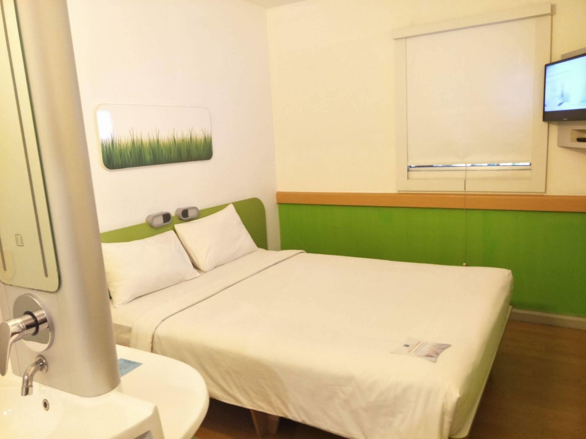 Cordia Hotel Surabaya Airport - Hotel Dalam Bandara - Formerly Ibis Budget Surabaya Airport ซิโดอาร์โจ ภายนอก รูปภาพ