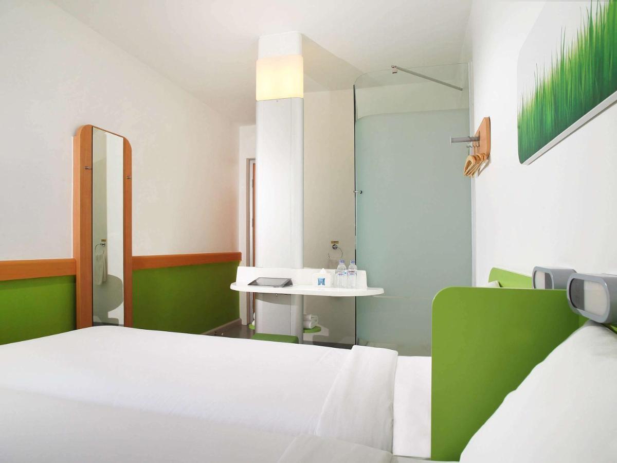 Cordia Hotel Surabaya Airport - Hotel Dalam Bandara - Formerly Ibis Budget Surabaya Airport ซิโดอาร์โจ ภายนอก รูปภาพ